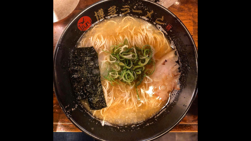 博多ラーメン つる