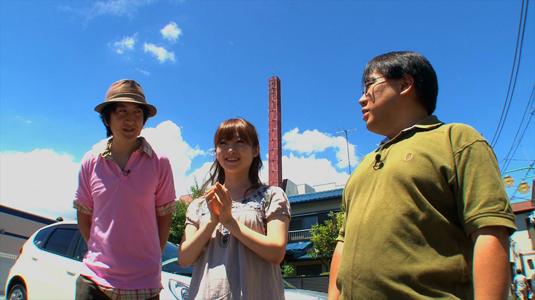 暑い夏には熱いラーメンを！というワケで、百麺人の神奈川県代表・ごっちさんのアテンドで横浜市の綱島にやってきた３人。目指すは亜紀ちゃんも大好きだという注目の行列店『もりの中華そば』。懐かしい雰囲気の商店街にたたずむ、地元住民にも愛されているお店です！