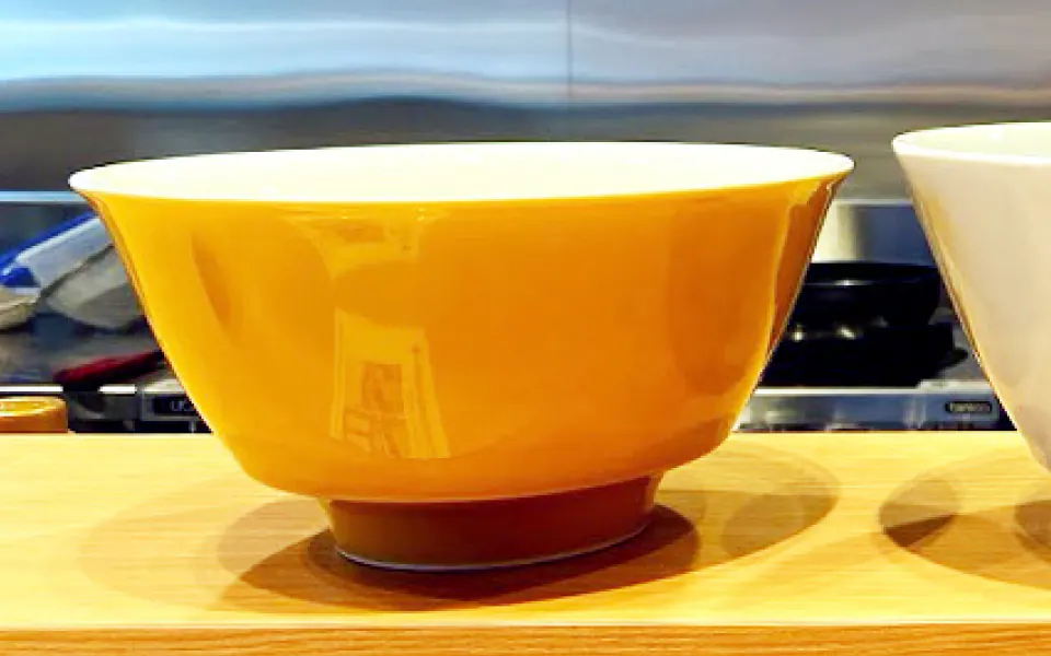 佐野実氏こだわりの有田焼のラーメン鉢