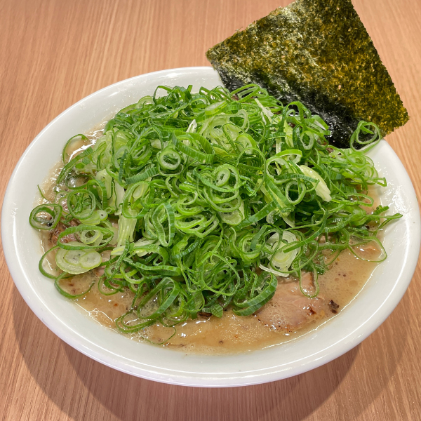 ネギまみれ鹿児島豚骨ラーメン