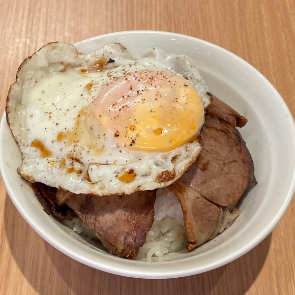 チャーシューエッグ丼