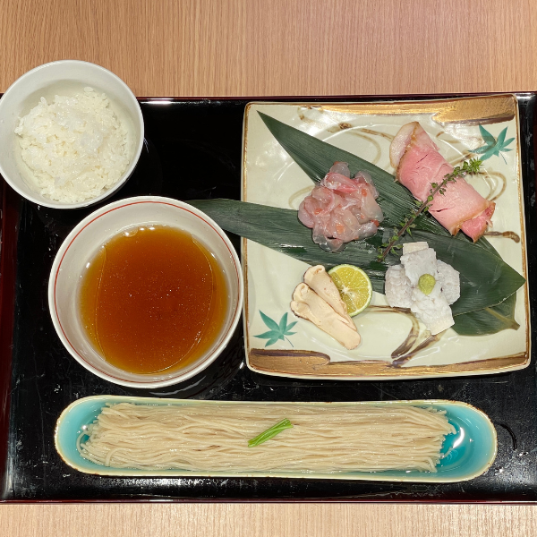 鱧と松茸の和風昆布水つけそば（ミニご飯付）【数量限定】