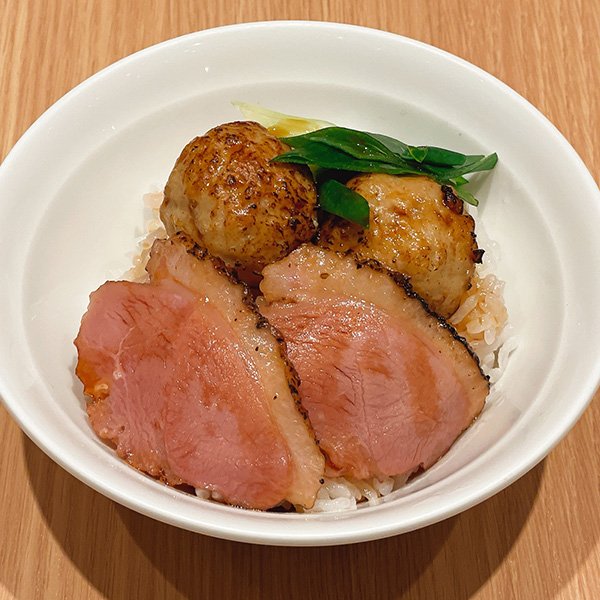 炙り鴨と名古屋コーチンつくね丼